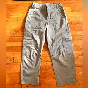 Universal Thread Women’s Barrel cargo pants in sage green